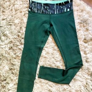Lululemon reversible leggings size 8